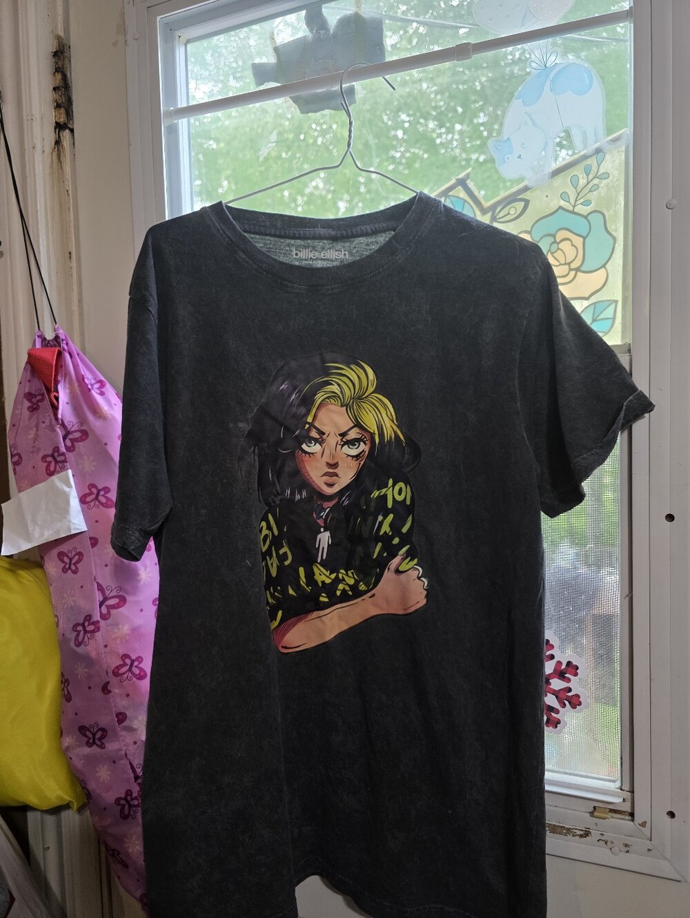 billie eilish Women’s Short Sleeve Graphic Tee - Black